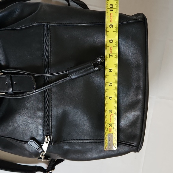 Coach Vintage Large Leather Backpack - Picture 16 of 17